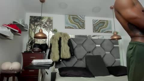 Snapshot of king_fitt_ chatting on 02.08.25 HOT MEN BLACK online show from 02.08.25