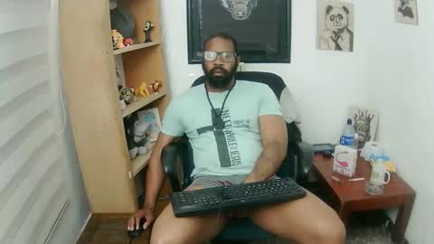 Snapshot of king_mallik chatting on 11.14.25 Malik online show from 11.14.25