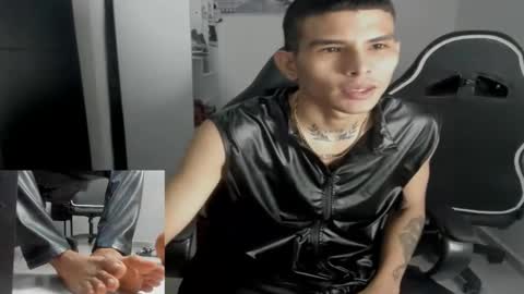 Snapshot of king_warlord chatting on 12.04.25 king_warlord online show from 12.04.25