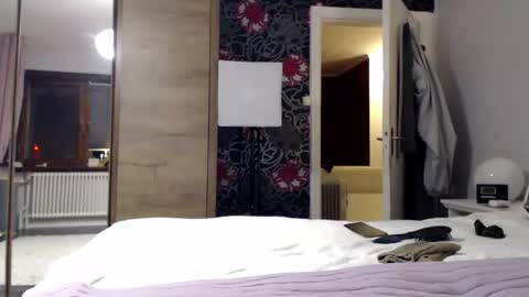 Snapshot of kingandprincess chatting on 12.18.25 sexysexyhotwetpinkredpussy online show from 12.18.25