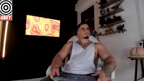 King Bear online show from 11.05.25