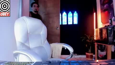 King Bear online show from 12.01.25