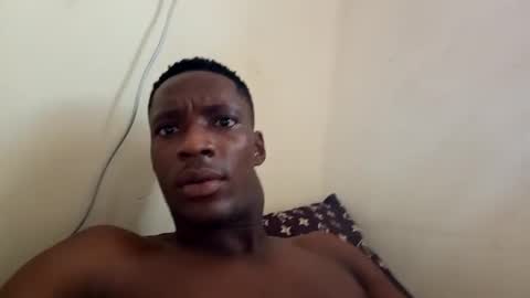 Snapshot of kingemizzy chatting on 10.17.25 kingemizzy online show from 10.17.25