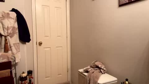 Snapshot of kingslimfresh chatting on 11.30.25 kingslimfresh online show from 11.30.25