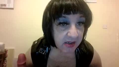 Snapshot of kingwillywoo chatting on 12.12.24 Cynthia Pvc lips online show from 12.12.24