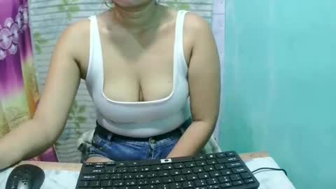 Snapshot of kinky_asianbabe chatting on 02.17.26 Rose online show from 02.17.26