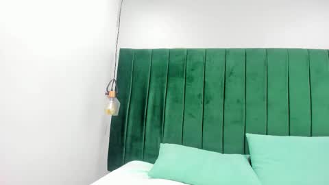 Snapshot of kinky_dakota chatting on 12.19.25 dakota online show from 12.19.25