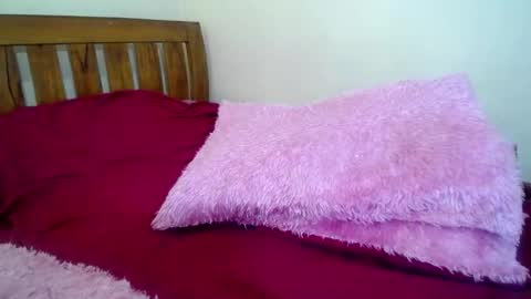 Snapshot of kinky_kaiya chatting on 12.25.24 kaiya online show from 12.25.24