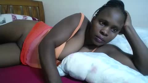 Snapshot of kinky_kaiya chatting on 01.02.25 kaiya online show from 01.02.25