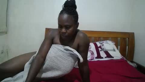 Snapshot of kinky_kaiya chatting on 01.04.25 kaiya online show from 01.04.25