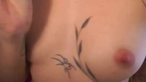 Snapshot of kinky_mj chatting on 10.01.25 Mary your fav curly girl online show from 10.01.25