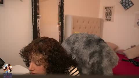 Snapshot of kinky_mj chatting on 06.10.26 Mary your fav curly girl online show from 06.10.26