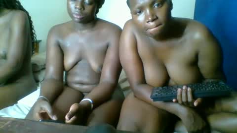 Snapshot of kinky_roey chatting on 02.20.25 kinky_roey online show from 02.20.25