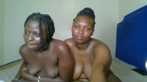 Snapshot of kinky_roey chatting on 02.24.25 kinky_roey online show from 02.24.25