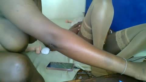 Snapshot of kinky_roey chatting on 02.28.25 kinky_roey online show from 02.28.25