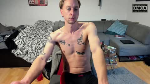 Snapshot of kinky_spidey chatting on 12.16.24 kinky_spidey online show from 12.16.24