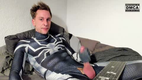 Snapshot of kinky_spidey chatting on 12.23.24 kinky_spidey online show from 12.23.24
