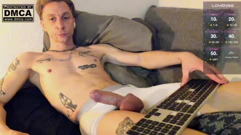 Snapshot of kinky_spidey chatting on 01.20.25 kinky_spidey online show from 01.20.25