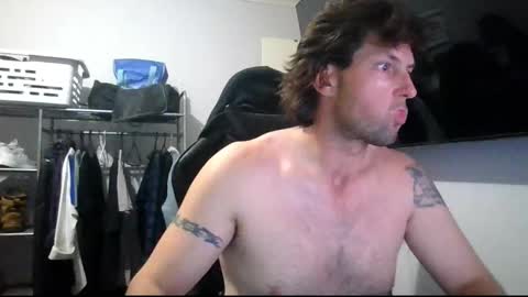 Snapshot of kinkybinerd chatting on 01.31.25 Horny Bloomy online show from 01.31.25