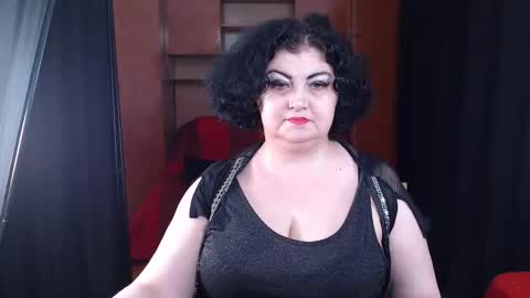 Snapshot of kinkyblacky chatting on 01.31.25 MistressBlacky online show from 01.31.25