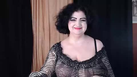 Snapshot of kinkyblacky chatting on 10.21.25 MistressBlacky online show from 10.21.25
