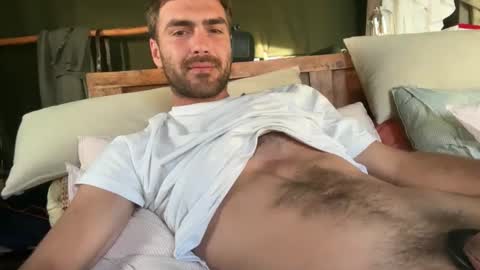 Snapshot of kinkyboyy31 chatting on 11.11.25 M online show from 11.11.25