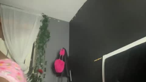 Snapshot of kinkykittee chatting on 12.21.24 Bunniii online show from 12.21.24