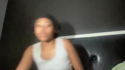 Snapshot of kinkykittee chatting on 02.01.25 Bunniii online show from 02.01.25