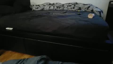 Snapshot of kinkysubmtl chatting on 11.08.25 kinkysubmtl online show from 11.08.25