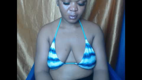 Snapshot of kinkyxxjuice chatting on 09.30.25 kinkyxxjuice online show from 09.30.25