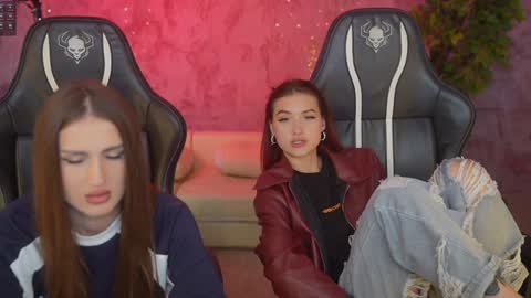 Snapshot of kira0541 chatting on 09.13.25 Sweet girls online show from 09.13.25