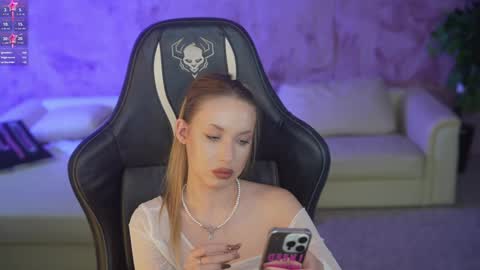 Snapshot of kira0541 chatting on 10.12.25 Sweet girls online show from 10.12.25