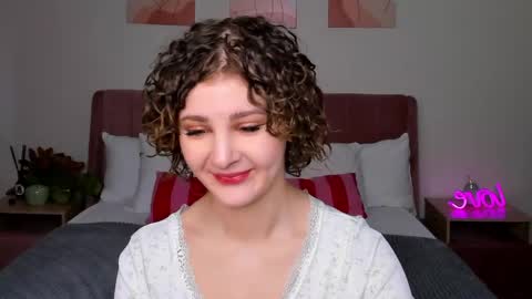 Snapshot of kira_fluffy chatting on 05.26.26 Kira online show from 05.26.26
