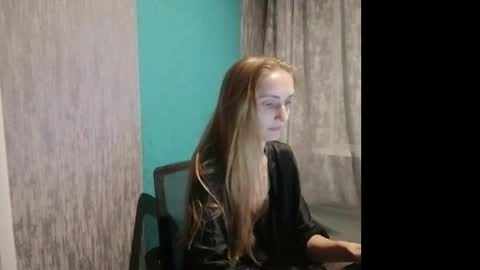 Snapshot of kira_morekiss chatting on 11.20.25 kira_morekiss online show from 11.20.25