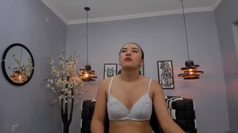 Snapshot of kira_naughtty chatting on 10.05.25 Kira Naughtty online show from 10.05.25