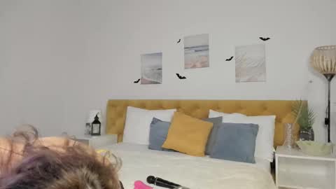 Snapshot of kiraadamss chatting on 10.29.25 kiraadamss online show from 10.29.25