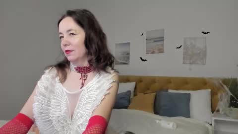 Snapshot of kiraadamss chatting on 10.30.25 kiraadamss online show from 10.30.25