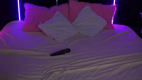 Kira online show from 11.21.25