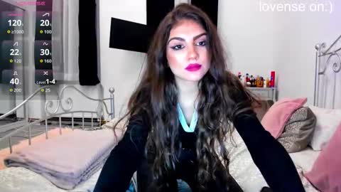 Snapshot of kiracherryy chatting on 12.02.25 Kira 3 online show from 12.02.25