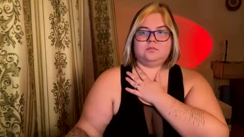 Snapshot of kiracobb chatting on 12.02.24 Just Kira online show from 12.02.24