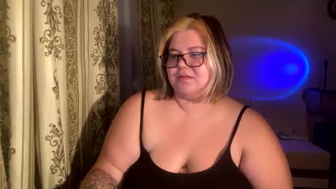 Snapshot of kiracobb chatting on 12.07.24 Just Kira online show from 12.07.24