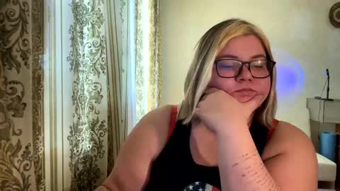 Snapshot of kiracobb chatting on 12.14.24 Just Kira online show from 12.14.24