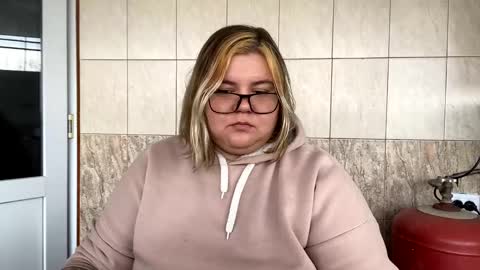 Snapshot of kiracobb chatting on 12.26.24 Just Kira online show from 12.26.24