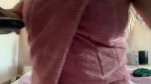 KiraDivine online show from 04.25.26