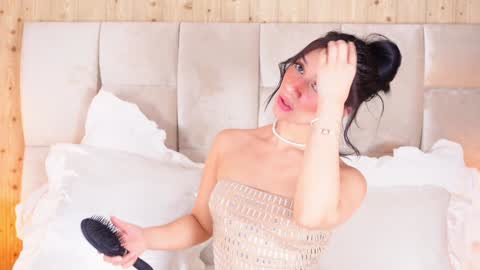 kira online show from 12.15.24