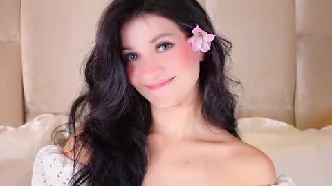 kira online show from 10.27.25