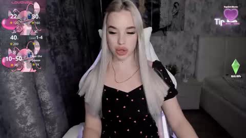 Snapshot of kirakrox chatting on 09.17.25 kirakrox online show from 09.17.25