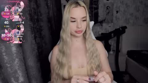 Snapshot of kirakrox chatting on 11.26.25 kirakrox online show from 11.26.25