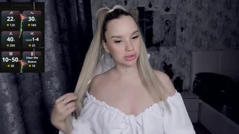 Snapshot of kirakrox chatting on 12.14.25 kirakrox online show from 12.14.25