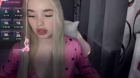 Snapshot of kirakrox chatting on 02.17.26 kirakrox online show from 02.17.26